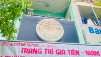 NHÀ MẶT TIỀN KHU TRUNG TÂM BÌNH THẠNH GIÁP Q1