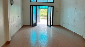 Chính chủ bán nhà mặt đường quận Long Biên 5.8 tỷ 