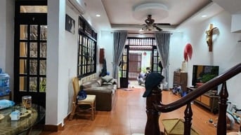 Chỉ 8.9 tỷ, nhà kiêng cố 90m2, hẻm xe hơi 7m, khu Đại học Luật
