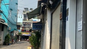 Bán nhà cấp 4 , 2 mặt trước sau 