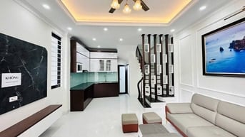 40M RA Ô TÔ TRÁNH , BA GÁC ĐỖ CỬA , SÁT BÃI GỬI Ô TÔ, NGÕ THOÁNG RỘNG.
