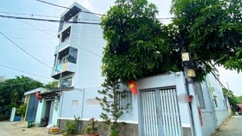 Bán nhà diện tích khuông viên 200m2 - Góc 2 mặt đường xe hơi 8m - Cạnh