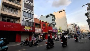 CHO THUÊ TÒA MT LÊ VĂN SỸ , Q3 , NGANG 8M , DTSD : 680M2