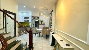 THẠCH BÀN ĐẸP LUNG LINH 5 TẦNG 3 PN ĐỦ CÔNG NĂNG - HƠN 6 TỶ CHÚT