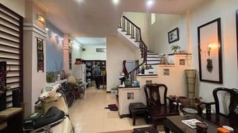 TRUNG TÂM CẦU GIẤY 3 BƯỚC RA QUẬN UỶ - Thoáng sáng trước sau - Ở Sướng
