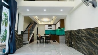 Lên sóng căn nhà Mặt tiền đ. Lưu Đình Lễ Quận 4 | SHR chỉ 4 tỷ 360 tr