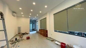 Cho thuê tòa nhà văn phòng, sàn trống, thang máy, 4 sàn, mới 100%