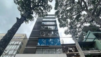 TÒA NHÀ :DT:7m X11m / 8TẦNG LẦU/GIÁ:90triệu/tháng