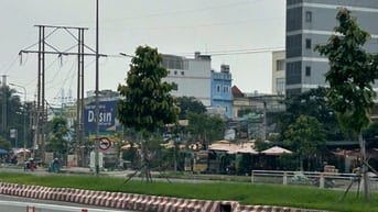 Bá đất mặt tiền Nguyễn Văn Linh, Quận 7