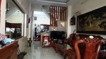 Cần bán gấp nhà hẻm xe hơi đường Thái Phiên P.2, Quận 11 giá chỉ 8.5t