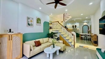 NHÀ ĐẸP-GIÁ TỐT-CHỦ NHÀ THIỆN CHÍ|SHR|BAO MỌI CHI PHÍ CHUYỂN NHƯỢNG
