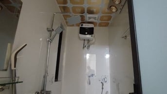 Phòng studio 23m2,Tầng 3,03 cửa sổ.Thang máy.