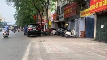 Nhà mặt phố trung tâm Nguyễn Văn Cừ