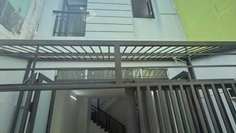 Nhà cách Mặt tiền đường lớn Âu Dương Lân P3Q8 50m.Xe hơi chạy tới nhà