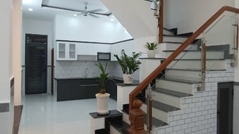 Bán nhà mới xây đướng số 8 linh xuân thủ đức LH:0909428959.
