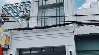Bán gấp nhà ở đường Phạm Văn Chí, phường 8, quận 6, giá 2 tỷ 450 triệu