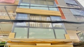Bán nhà đường Hồ Thị Kỷ, Phường 1, Quận 10, khu chợ đêm, DT 4x5,5m, 