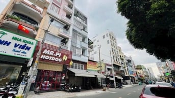 Tòa nhà MTKD Quận 10. DT 5.3x15m, 5 tầng thang máy
