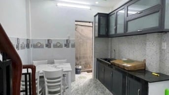 Cần tiền trả nợ bán nhà 1t1l đ.Bùi Văn Ba-q7,dt 64m2-giá 1tỷ425tr-shr