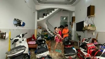 Kẹt nợ ngân hàng bán gấp nhà Đ. Bông Sao, P. 5, Q.8,60m2/935 Triệu SHR