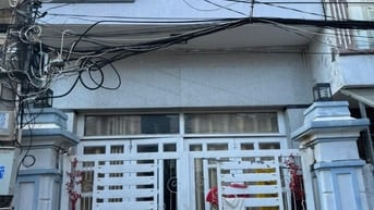Cần cho thuê nhà hai tầng 2PN, Quận 7, 9triệu / tháng