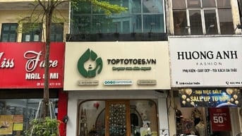 Cho thuê cả nhà hoặc lẻ từng tầng, nhà mặt phố Khâm Thiên, DT 100m2x7T