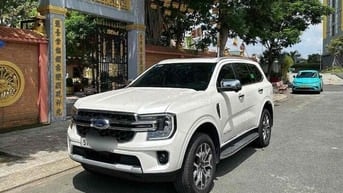 Ford Everest 2024 Titanium 2.0L 4x2 AT - 19000 km