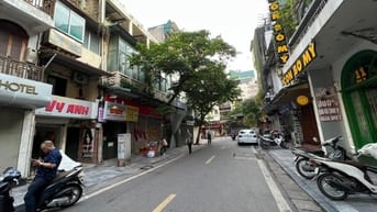 Mặt phố Hàng Bè - CHỢ NHÀ GIÀU giá 28 tỷ, 70m2, KD đông đúc