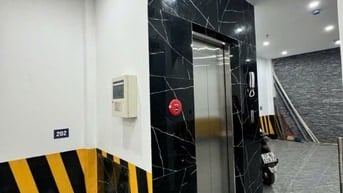 Bán căn hộ dịch vụ ,6 tầng thang máy  Vương Thừa Vũ 12,8 tỷ