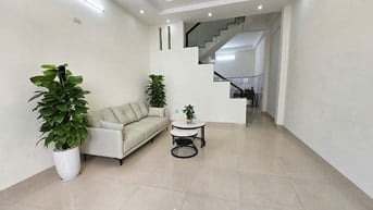 Bán nhà gần biển-DT56m2-2tầng-2PN-vĩnh Hải -Nha Trang - chie 3ty5 hếm)