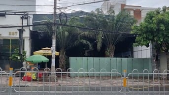 Cho Thuê Nhà : Mặt tiền đường 369 Lê Văn Quới Q.Bình Tân - dt:14x70,5m