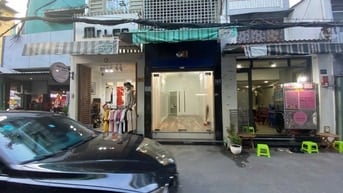  Cho thuê nguyên căn nhà, vị trí đẹp, mặt tiền KD các ngành hàng