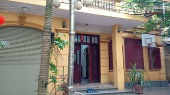 Bán biệt thự gần Hồ Tây,khuôn viên rộng rãi, thoáng mát.