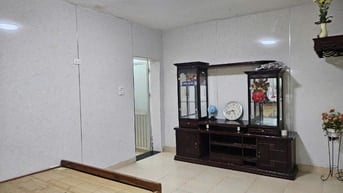 Cho thuê nhà tập thể phố Hào Nam, Đồng Đa 