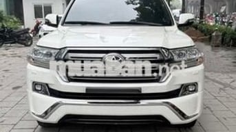 Bán Toyota Land Cruiser 4.6 VXR Trung Đông 2018