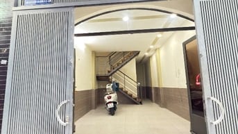 Bán nhà 2 mặt hẻm khu dân cư trung tâm & yên tĩnh.