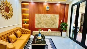 Nhà mới nhỉnh 6đ, tiện ích bạt ngàn, Ô tô đỗ cửa, gần Aeon mall LB