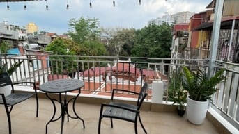 **BÁN NHÀ NGÕ 612 ĐÊ LA THÀNH - GIÁ CHỈ 8.4 TỈ, NHÀ MỚI SỬA SANG LẠI S