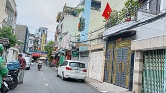 Cô chú lớn tuổi cần bán nhà HXH Phạm Văn hai, Tân Bình.