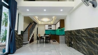 SANG TÊN NHANH CĂN!Đ.Hồng Lạc P11 Tân Bình,DT:40m2/2,250 Tỷ, SHR,HXH