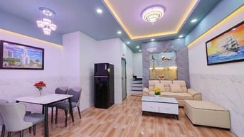 Bán nhà ngay chợ Đầm-DT32m2-2tầng-2PN-vạn thạnh-Nha Trang - chỉ 2 ty 4