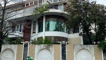 BIỆT THỰ CĂN GÓC MŨI TÀU_ĐẶNG THÙY TRÂM, P13_DT: 18x17m, 4 TẦNG