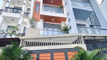 Bán nhà đẹp trung tâm quận 7, 60m2, 3 tầng, xe hơi 7 chỗ đậu cửa