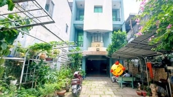Bán biệt thự mặt tiền Nguyễn Kiệm, Phú Nhuận, 7x23m đất, 4 tầng, sân