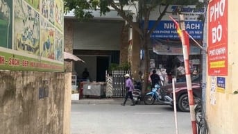 Bán nhà đầu ngõ phố Hoàng Như Tiếp, quận Long Biên, DT 30m2 x 5,5 tầng