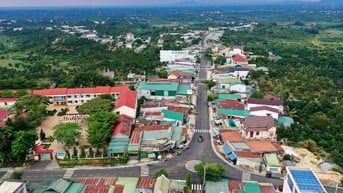 Nhà và mặt bằng trung tâm chợ Hoà Nam, Cách trung tâm Bảo Lộc 12km
