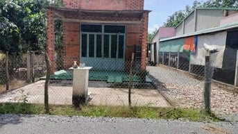 Nhà và đất. 650m2 có 10m mặt tiền. Chủ bán gấp 6xxtr