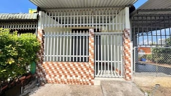 Bán gấp căn nhà nằm ngay gần bệnh viện Xuyên Á 125m2 Shr. Giá 780tr