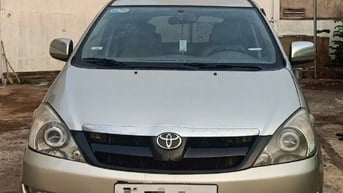 Bán rẻ TOYOTA INNOVA G XỊN 2009 xe GD không KD TAXI độ full options 