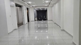 Cho thuê nhà lầu trệt mặt tiền Nguyễn Duy Trinh, TP Thủ Đức, > 100m2